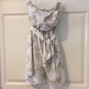 Express Strapless Dress w/ Bow Tan & White sz 2